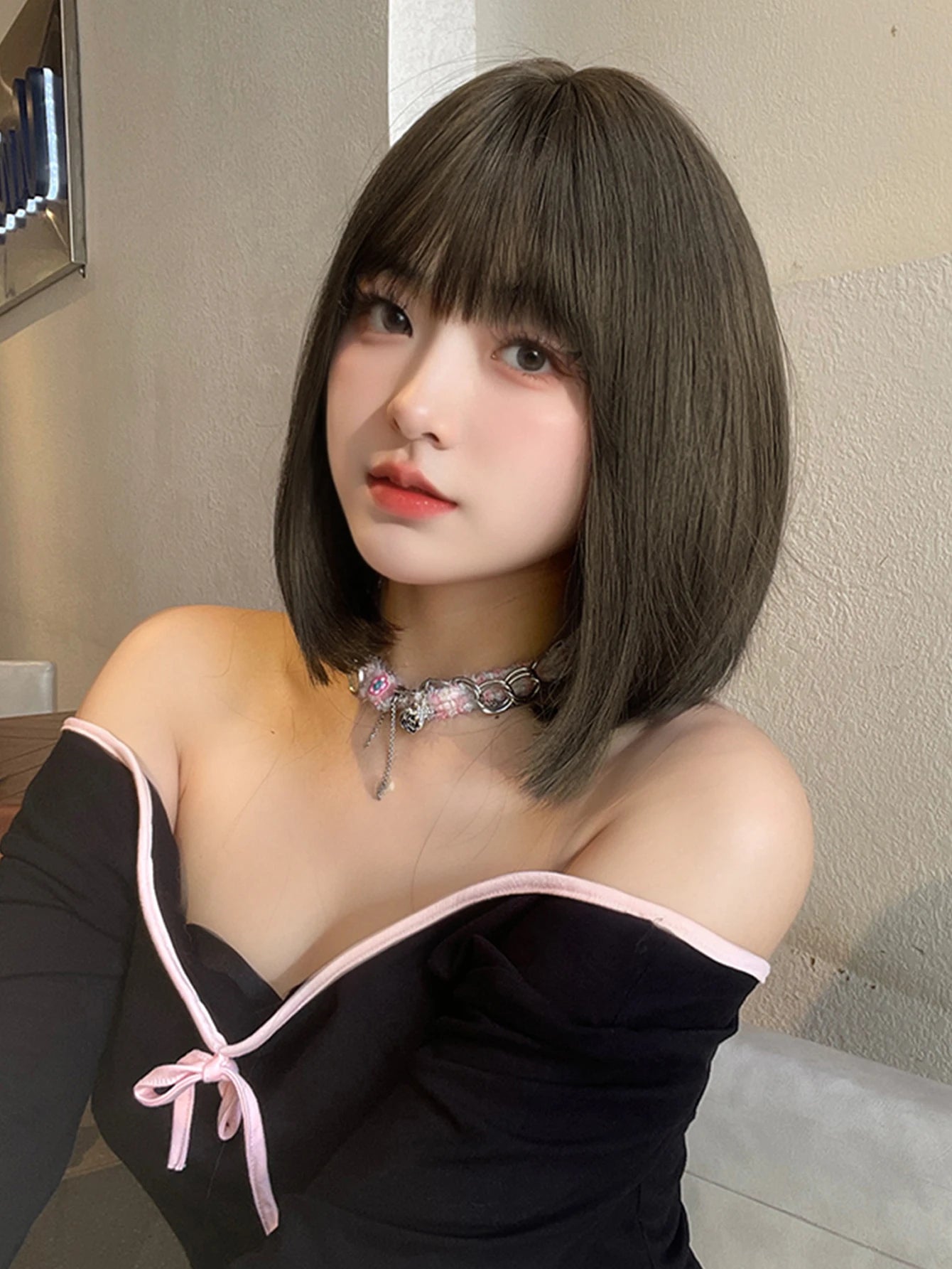 12Inch High-Fashion Deep Brown Synthetic Wigs With Bang Short Natural Straight Hair Wig For Women Daily Use Cos Heat Resistant