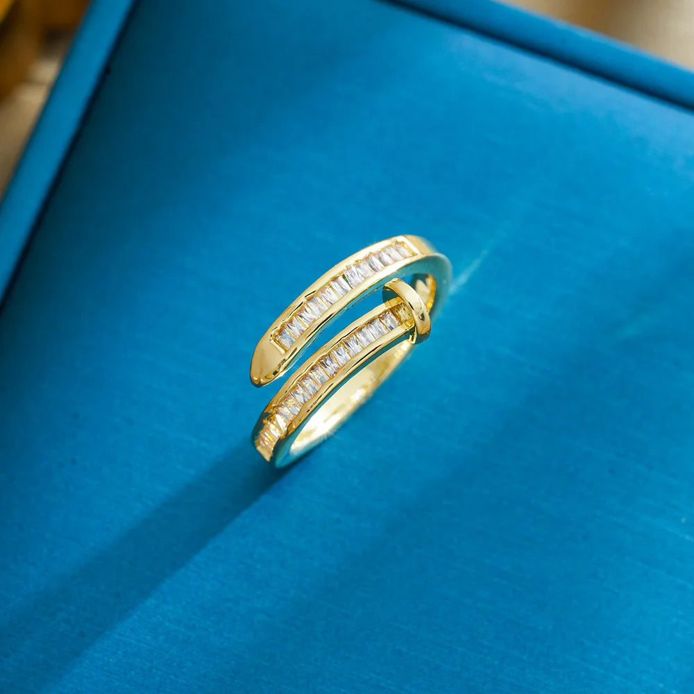 103 The zircon ring for women features a light luxury and niche design, with an open ring and a cold style