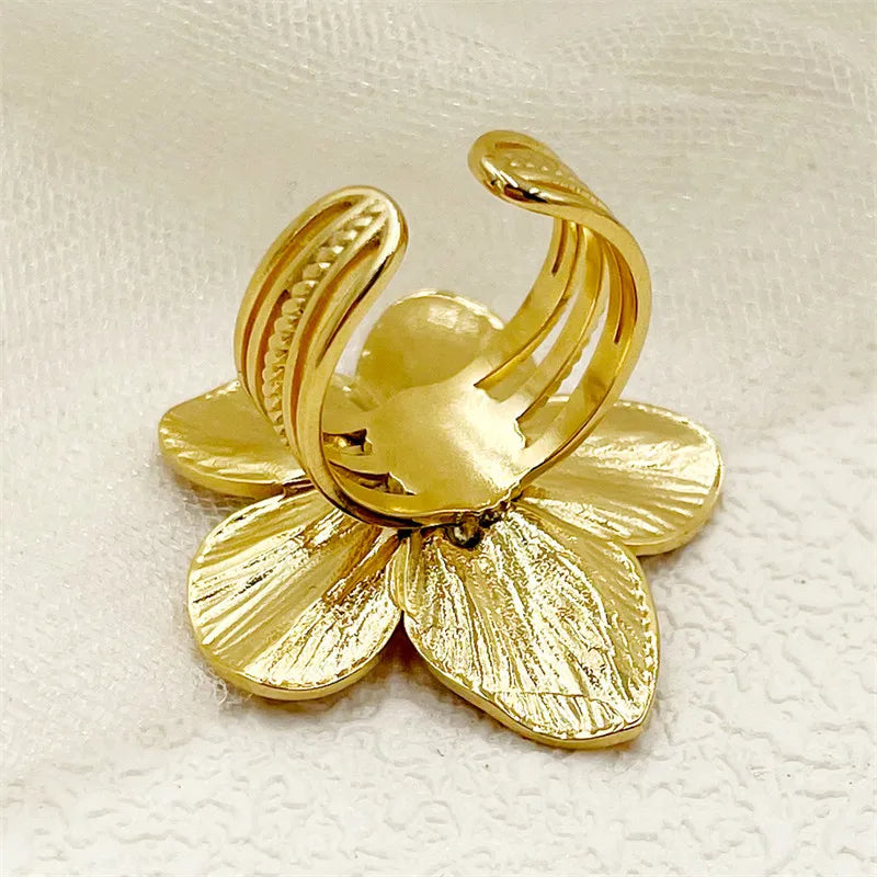 2024 New Flower Ring for Women Simple Temperament Party Fashion Trendy Charm Waterproof Jewelry Gifts Wholesale