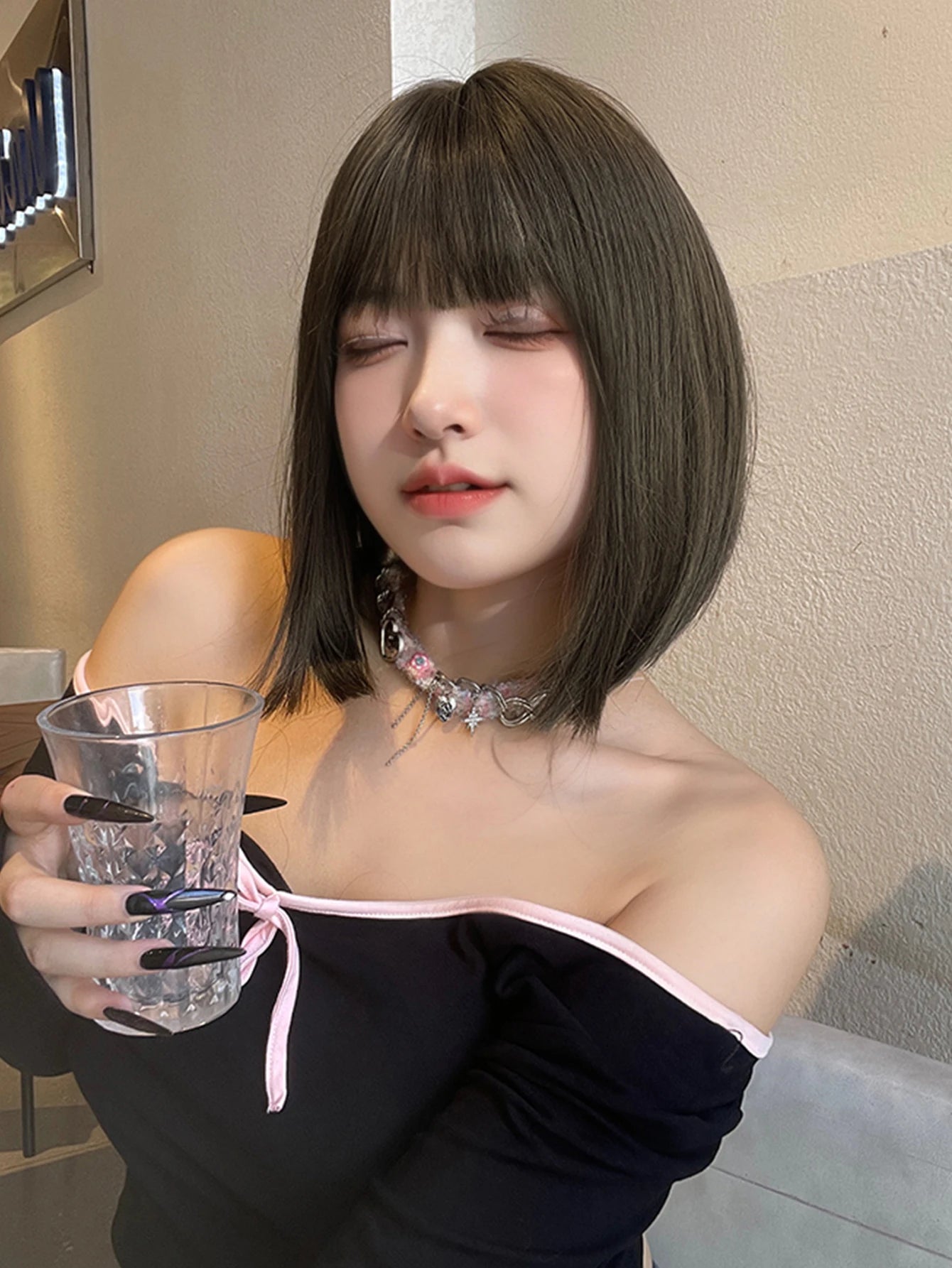 12Inch High-Fashion Deep Brown Synthetic Wigs With Bang Short Natural Straight Hair Wig For Women Daily Use Cos Heat Resistant