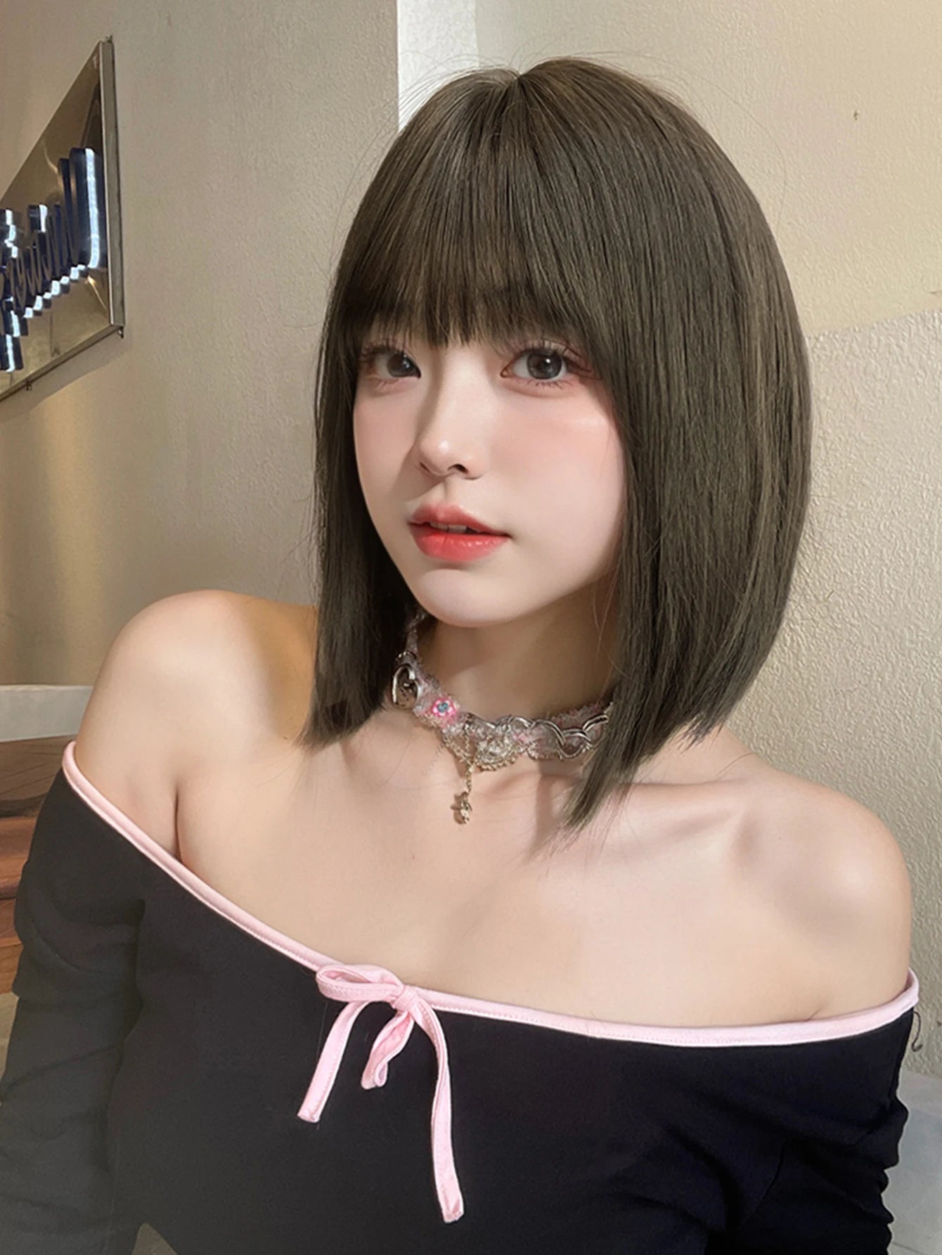 12Inch High-Fashion Deep Brown Synthetic Wigs With Bang Short Natural Straight Hair Wig For Women Daily Use Cos Heat Resistant