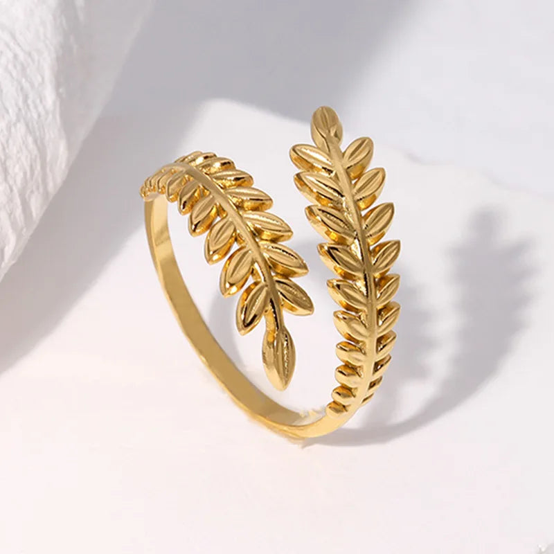 2024 New Flower Ring for Women Simple Temperament Party Fashion Trendy Charm Waterproof Jewelry Gifts Wholesale