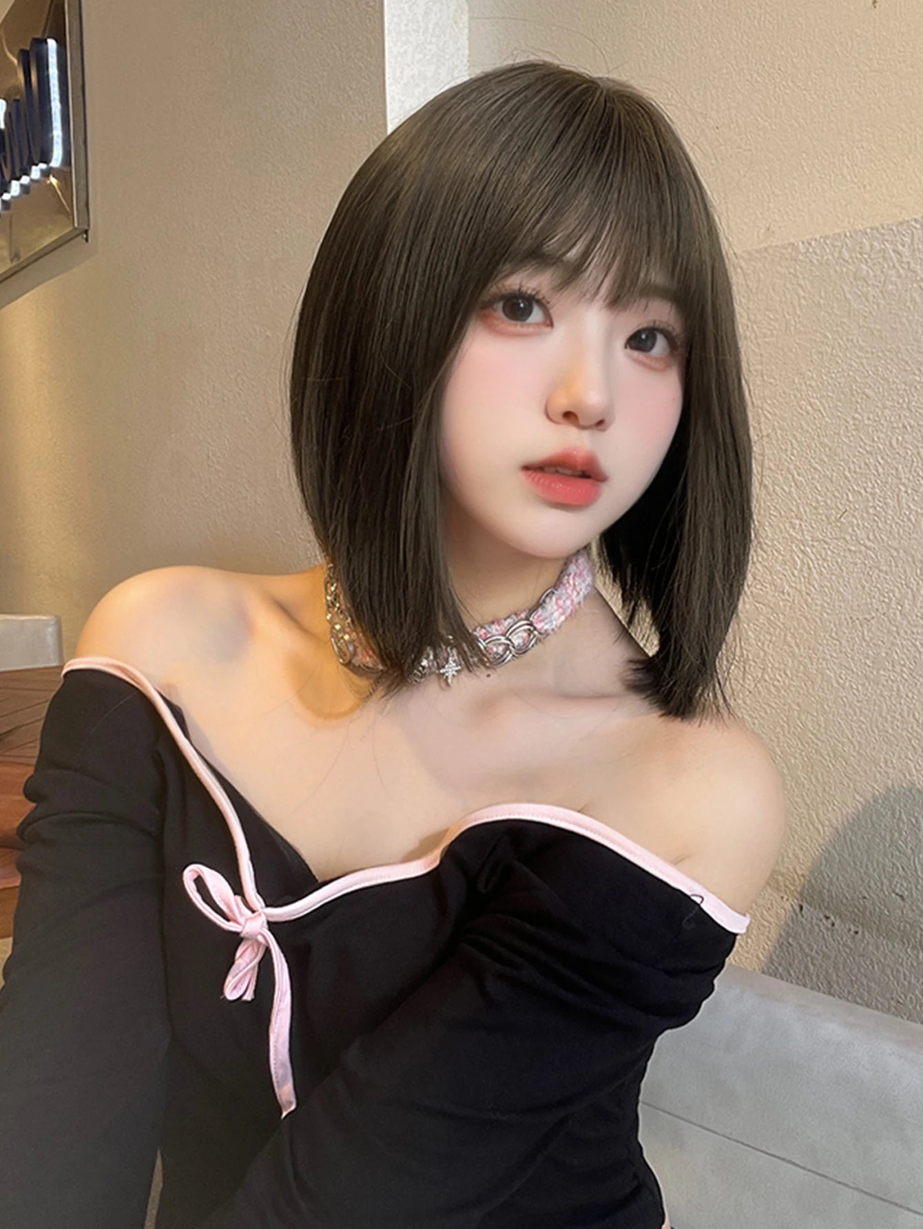 12Inch High-Fashion Deep Brown Synthetic Wigs With Bang Short Natural Straight Hair Wig For Women Daily Use Cos Heat Resistant